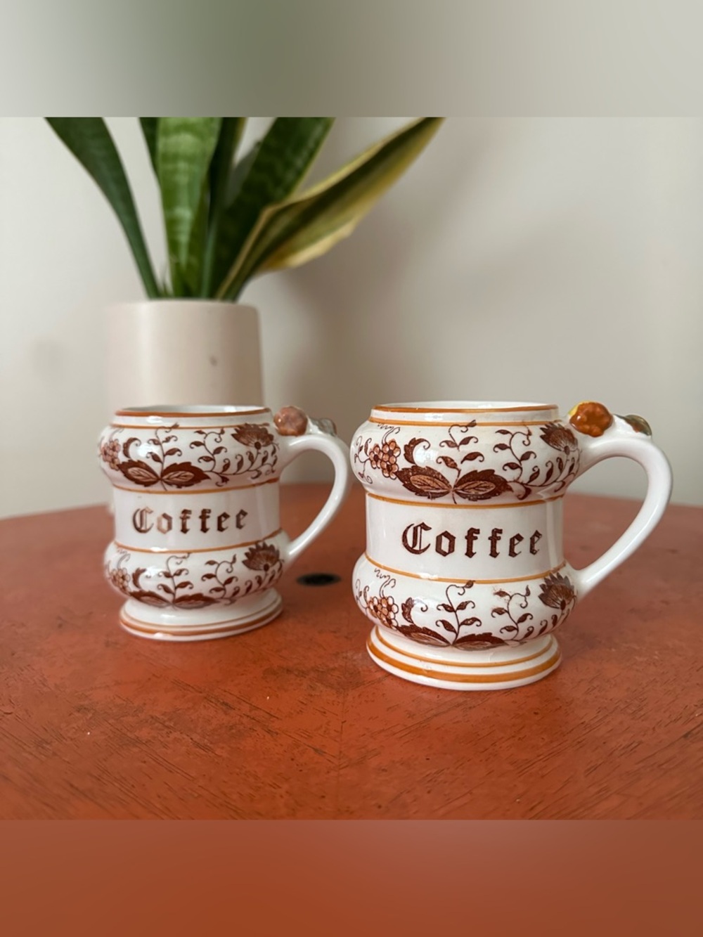 Pair of Vintage Brown Onion Coffee Ceramic Mugs 8oz